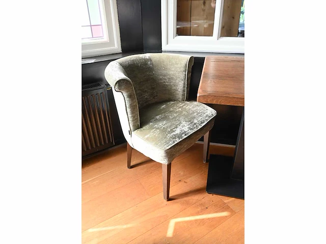 Satelliet restauranttafel met 2 stoelen - afbeelding 5 van  5