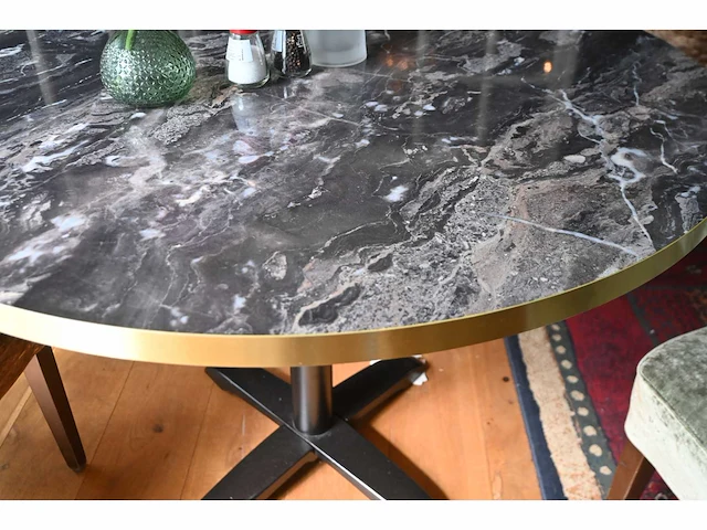 Satelliet restauranttafel met 3 stoelen - afbeelding 7 van  7