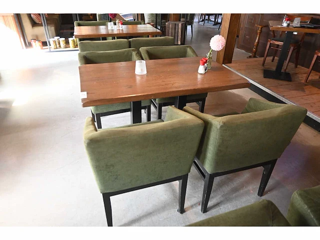 Satelliet restauranttafel met 4 stoelen - afbeelding 2 van  5