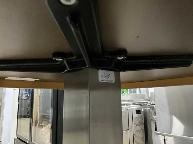 Satelliet statafel - afbeelding 6 van  6