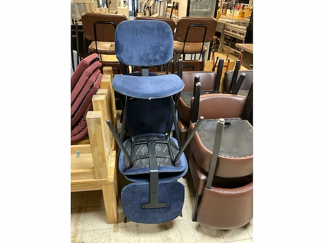 Satelliet suède restaurantstoel (5x) - afbeelding 7 van  7