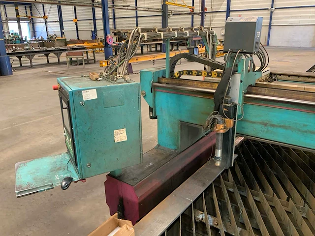 Sato satronik cnc portaal plasmasnijmachine (2x) - afbeelding 16 van  49