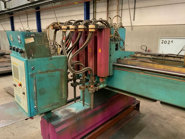 Sato satronik cnc portaal plasmasnijmachine (2x) - afbeelding 32 van  34