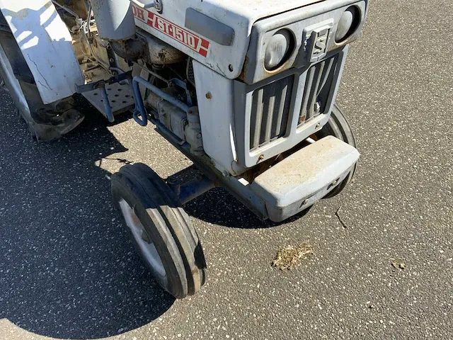 Satoh st-1510 smalspoor- en compacttractor - afbeelding 6 van  19