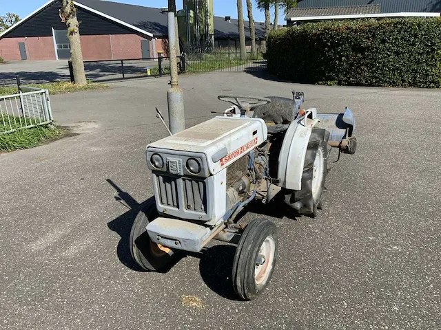 Satoh st-1510 smalspoor- en compacttractor - afbeelding 1 van  19