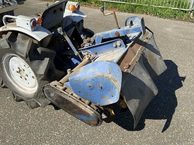 Satoh st-1510 smalspoor- en compacttractor - afbeelding 15 van  19
