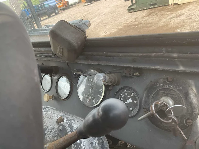 Saurer 4mh legervoertuig - afbeelding 2 van  13