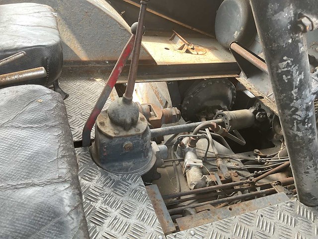 Saurer 4mh legervoertuig - afbeelding 11 van  14