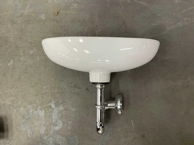 Saval hangend toilet met wastafel en overige badkamer onderdelen - afbeelding 4 van  8