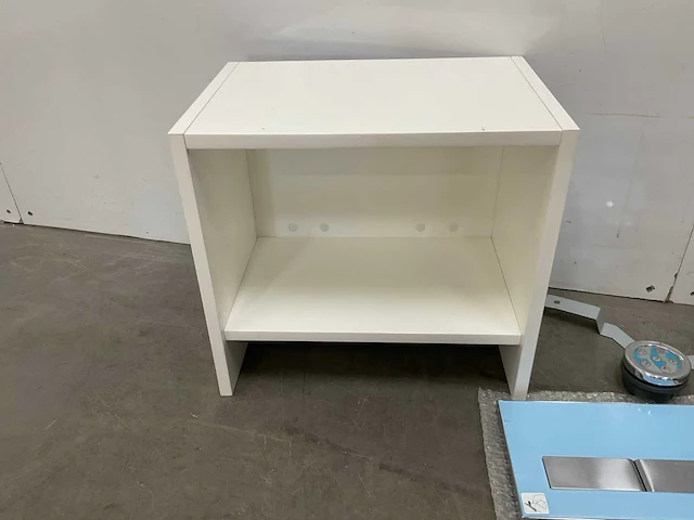 Saval hangend toilet met wastafel en overige badkamer onderdelen - afbeelding 8 van  8