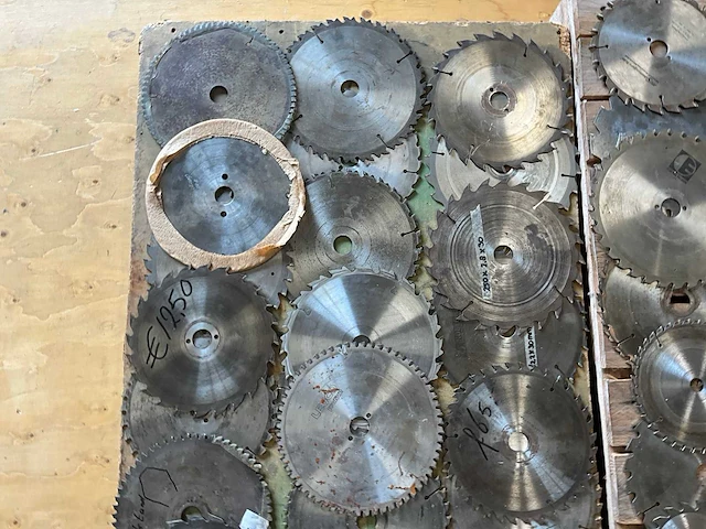 Saw blade - afbeelding 5 van  5