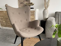 Scandinavische fauteuil in taupe boucle stof, taupe / zwart - afbeelding 1 van  7