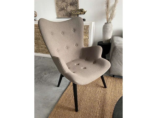 Scandinavische fauteuil in taupe boucle stof, taupe / zwart - afbeelding 2 van  7