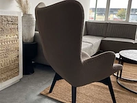 Scandinavische fauteuil in taupe boucle stof, taupe / zwart - afbeelding 5 van  7