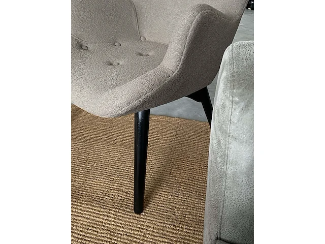 Scandinavische fauteuil in taupe boucle stof, taupe / zwart - afbeelding 6 van  7