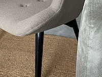 Scandinavische fauteuil in taupe boucle stof, taupe / zwart - afbeelding 6 van  7