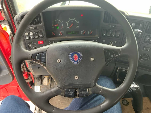 Scania - 2005 - r500 - trekkerchassis met haakarmvoorbereiding / containerframe - afbeelding 47 van  63