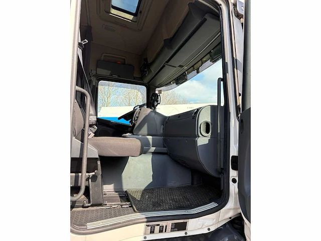Scania - r400 highline - vrachtwagen - afbeelding 2 van  16