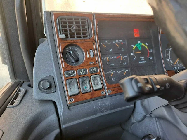 Scania - t144ga 530 v8 torpedo - vrachtwagen - afbeelding 26 van  27