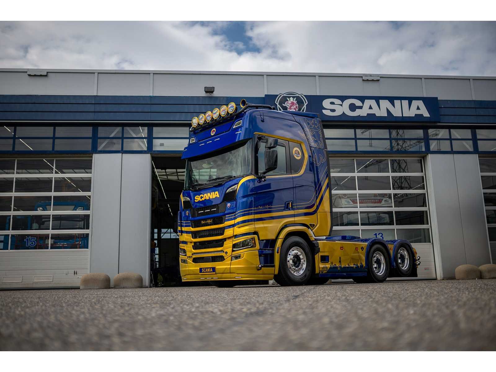 Scania 1 million zwolle - 770s 6x2 v8 – powered by scania