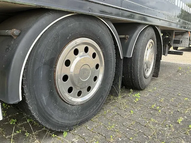 Scania 340 vrachtwagen - afbeelding 2 van  42