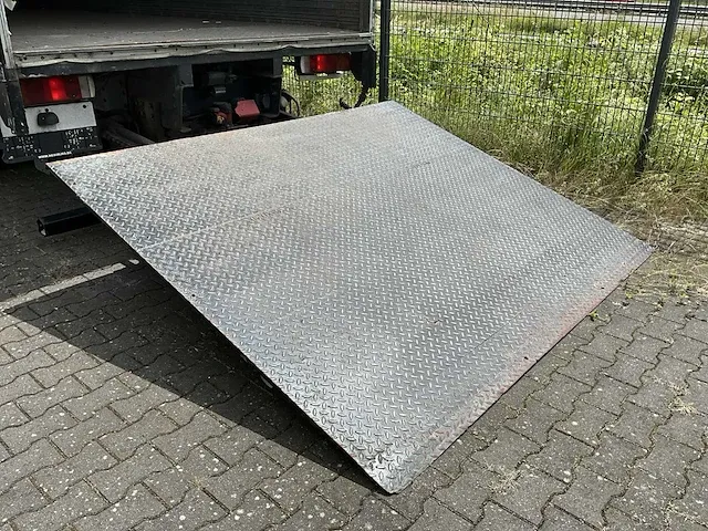 Scania 340 vrachtwagen - afbeelding 26 van  42