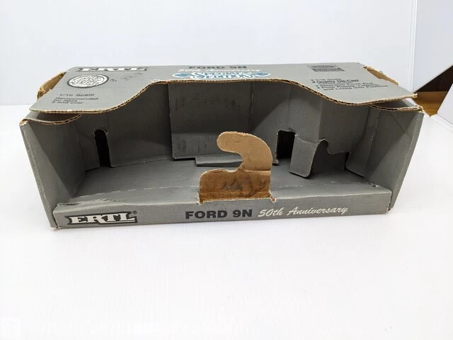 Schaalmodel ertl, ford 9n met 2-schaar ploeg / schaal 1:16, bouwjaar 1989 - afbeelding 3 van  12