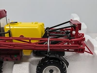 Schaalmodel hardi international, alpha varitrack zelfrijdende veldspuit / schaal 1:32 - afbeelding 8 van  10