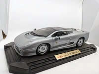 Schaalmodel jaguar, xj220, grijs - afbeelding 2 van  7