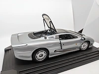 Schaalmodel jaguar, xj220, grijs - afbeelding 4 van  7