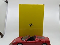 Schaalmodel op kunststof display ferrari, 360 modena cabrio, rood