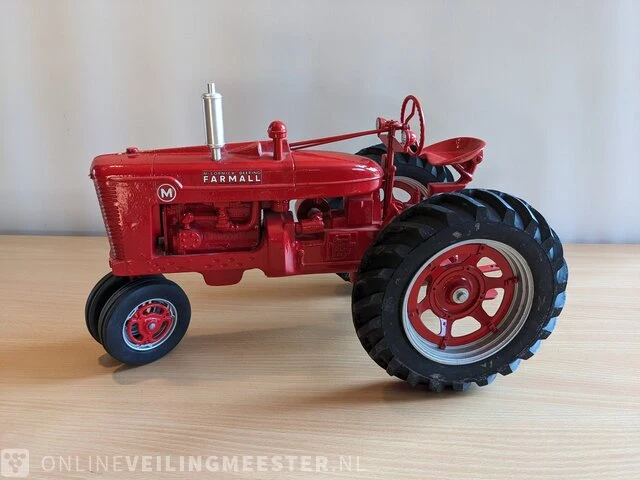 Schaalmodel scale models, farmall m progress show 1995 / schaal 1: 8 - afbeelding 1 van  10