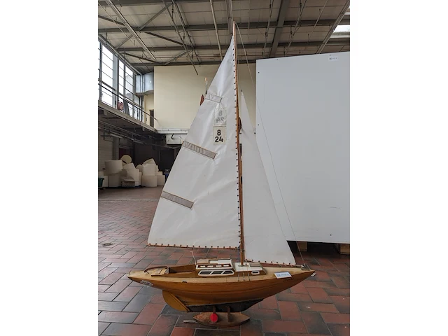 Schaalmodel zeiljacht b24 - afbeelding 1 van  8