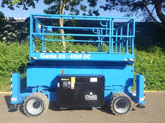 Schaarhoogwerker genie gs-4069dc elektrisch 14.12m 2013 - afbeelding 1 van  1