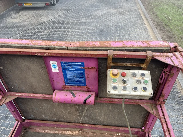 Schaarhoogwerker roze - afbeelding 17 van  18