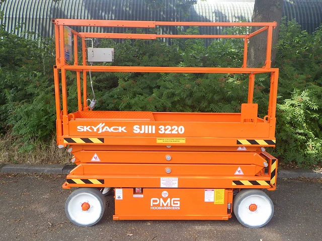 Schaarhoogwerker skyjack sj3220 elektrisch 8.09m 2015 - afbeelding 1 van  1