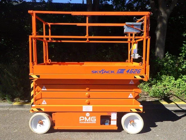 Schaarhoogwerker skyjack sj4626 elektrisch 9.92m 2012 - afbeelding 1 van  1