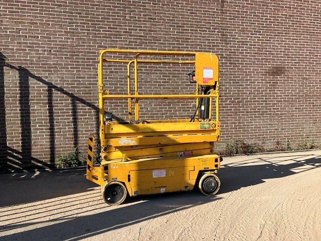 Schaarlift iteco it 4680 elektrisch 6.5m 2007 - afbeelding 1 van  1