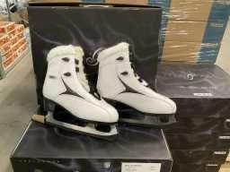 Schaatsen uit faillissement sportwinkel