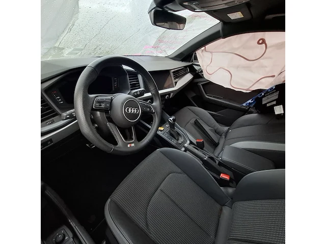 Schade auto, audi, a1 - afbeelding 10 van  37