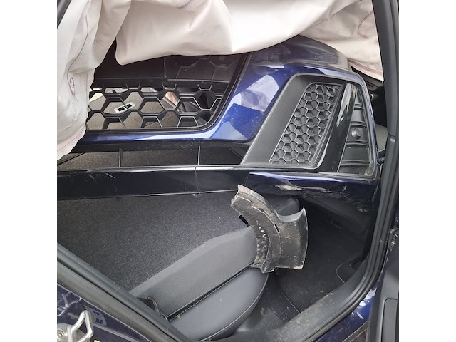 Schade auto, audi, a1 - afbeelding 8 van  37