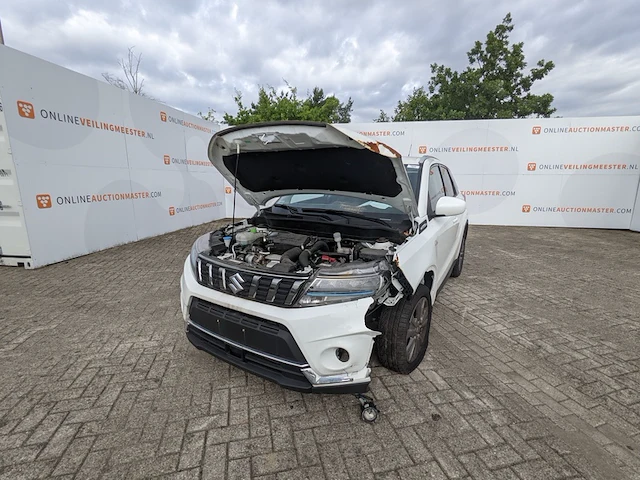 Schade-auto suzuki, vitara hybrid - afbeelding 18 van  45