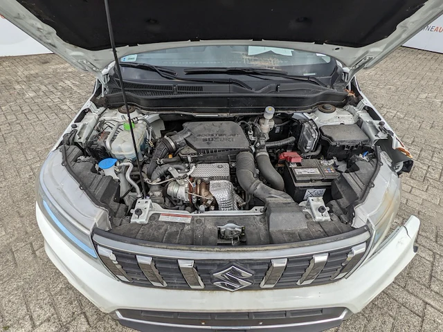Schade-auto suzuki, vitara hybrid - afbeelding 20 van  45