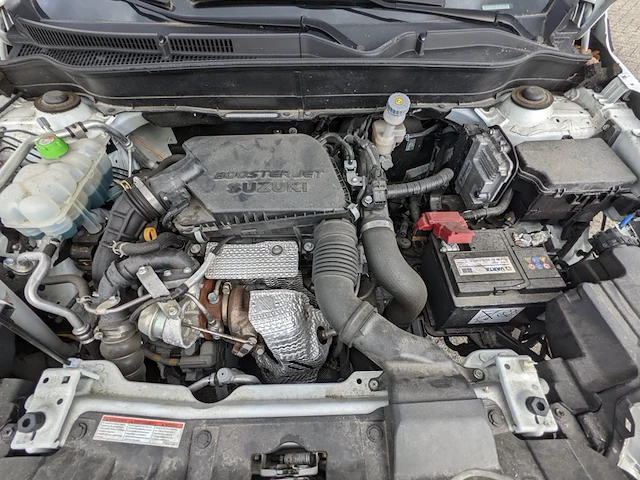 Schade-auto suzuki, vitara hybrid - afbeelding 22 van  45