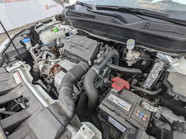 Schade-auto suzuki, vitara hybrid - afbeelding 25 van  45