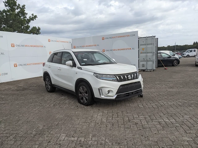 Schade-auto suzuki, vitara hybrid - afbeelding 23 van  45
