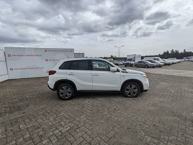 Schade-auto suzuki, vitara hybrid - afbeelding 34 van  45