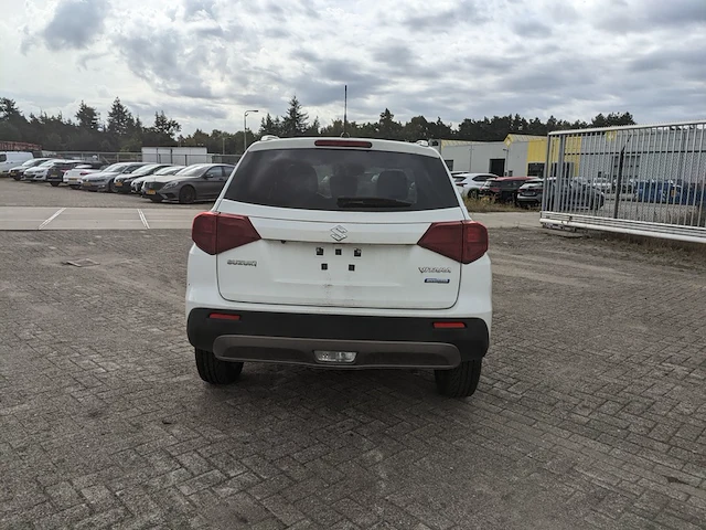 Schade-auto suzuki, vitara hybrid - afbeelding 42 van  45