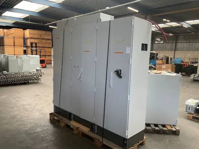 Schakelkast/controle kast - afbeelding 1 van  13