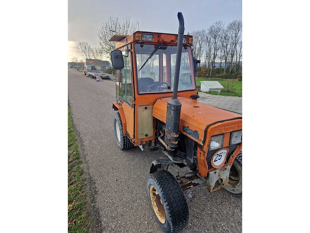 Schanzlin - 202 hydramotik - tweewielaangedreven landbouwtractor - afbeelding 7 van  12